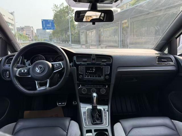 Volkswagen Golf Sportsvan 2016 thumb 4
