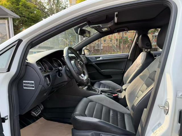 Volkswagen Golf Sportsvan 2016 thumb 5