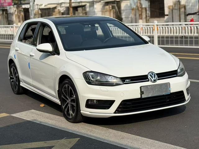 Volkswagen Golf Sportsvan 2016 thumb 10