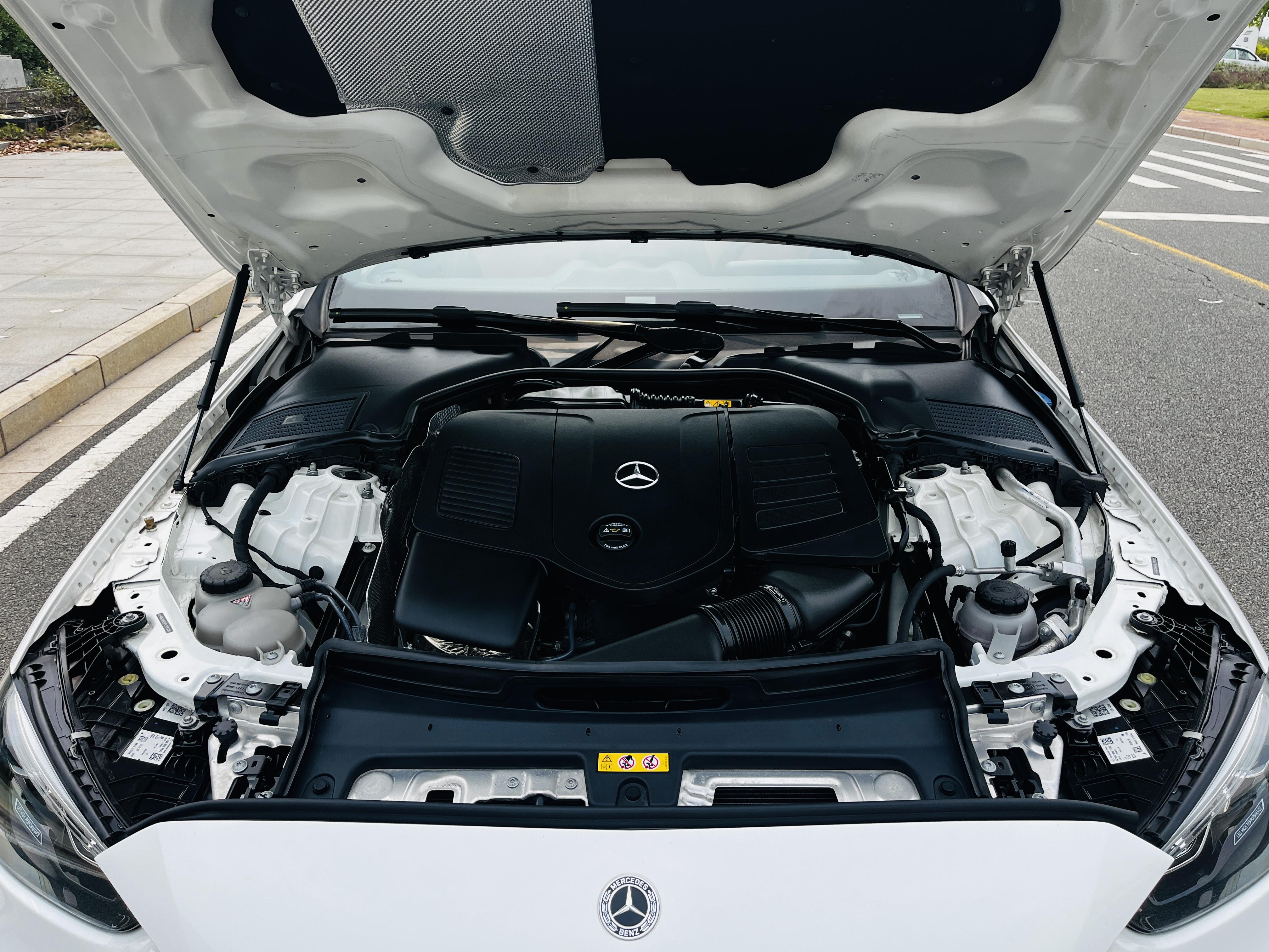 Mercedes-Benz C-Class 2024 thumb 6