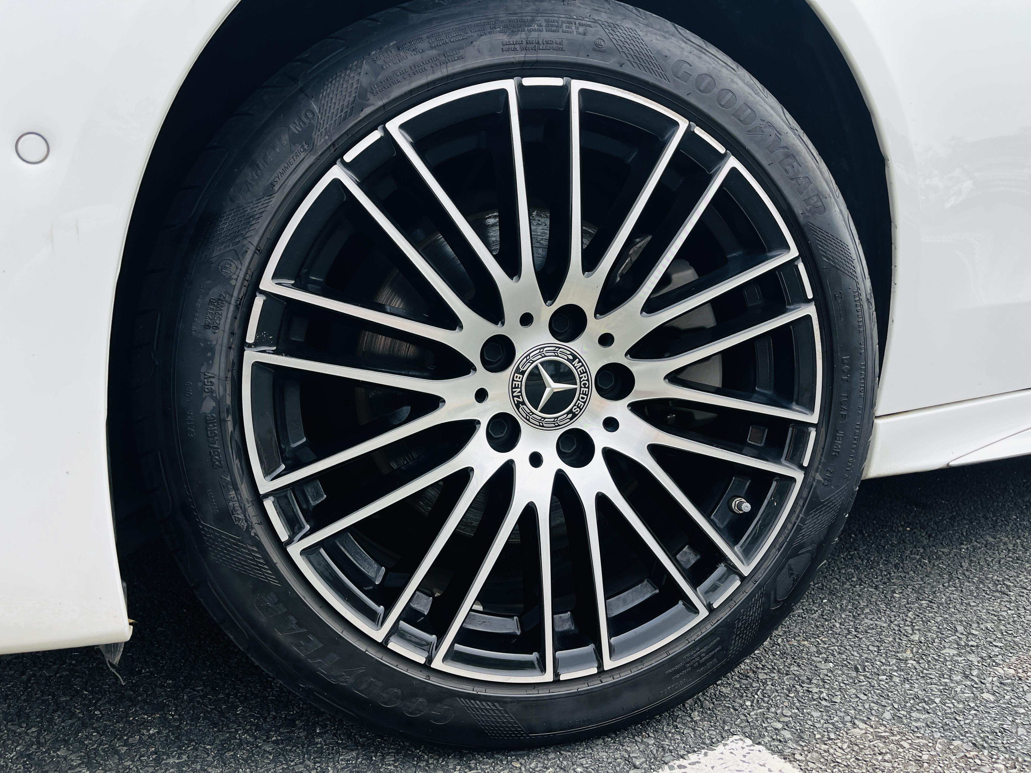 Mercedes-Benz C-Class 2024 thumb 9