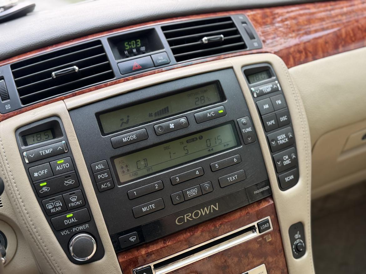 Toyota Crown 2006 thumb 6