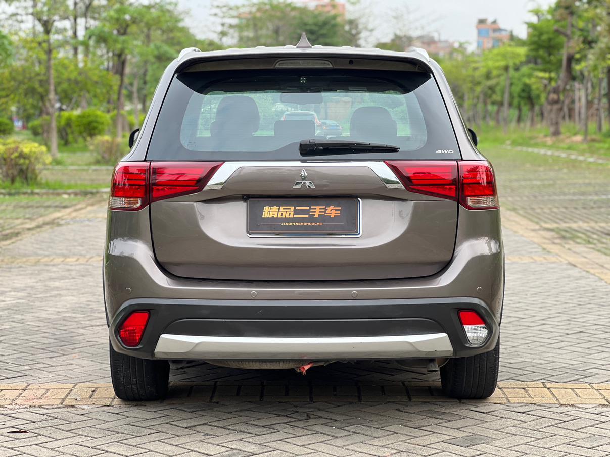 Mitsubishi Outlander 2016 thumb 4