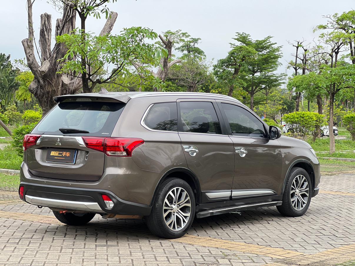 Mitsubishi Outlander 2016 thumb 5