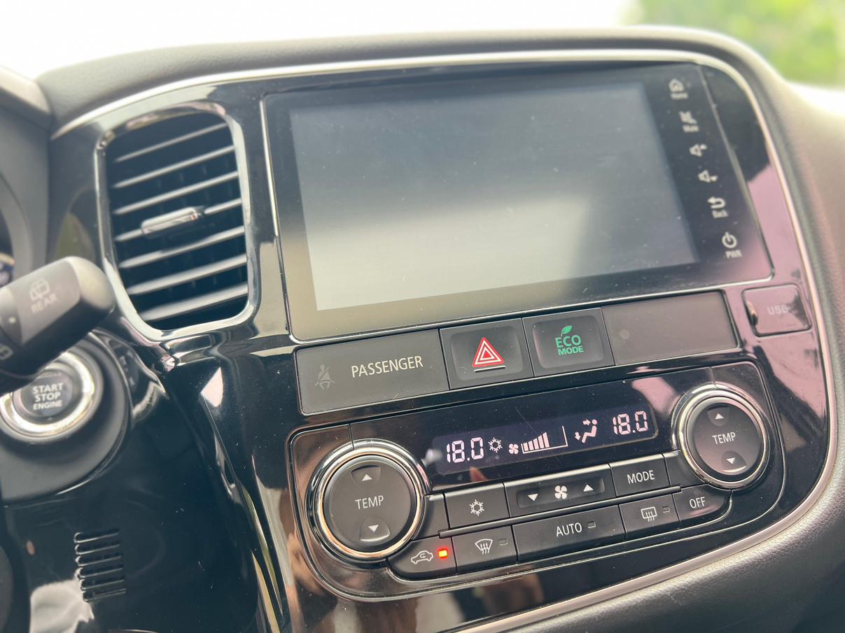 Mitsubishi Outlander 2016 thumb 7