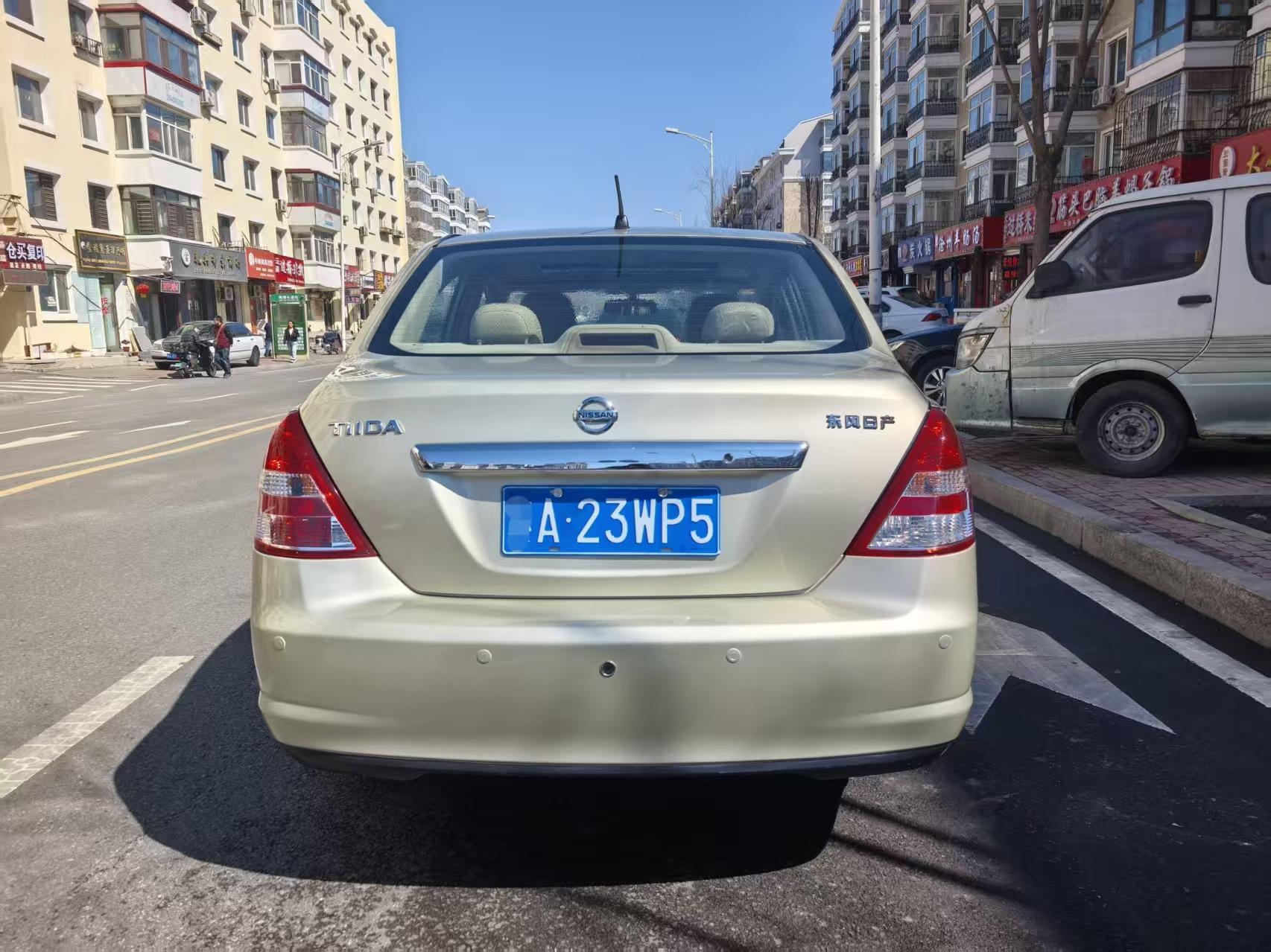 Nissan Tiida 2009 thumb 3