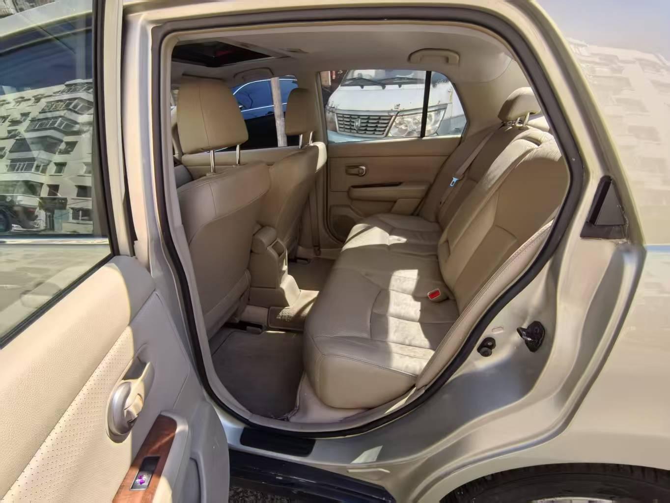 Nissan Tiida 2009 thumb 7