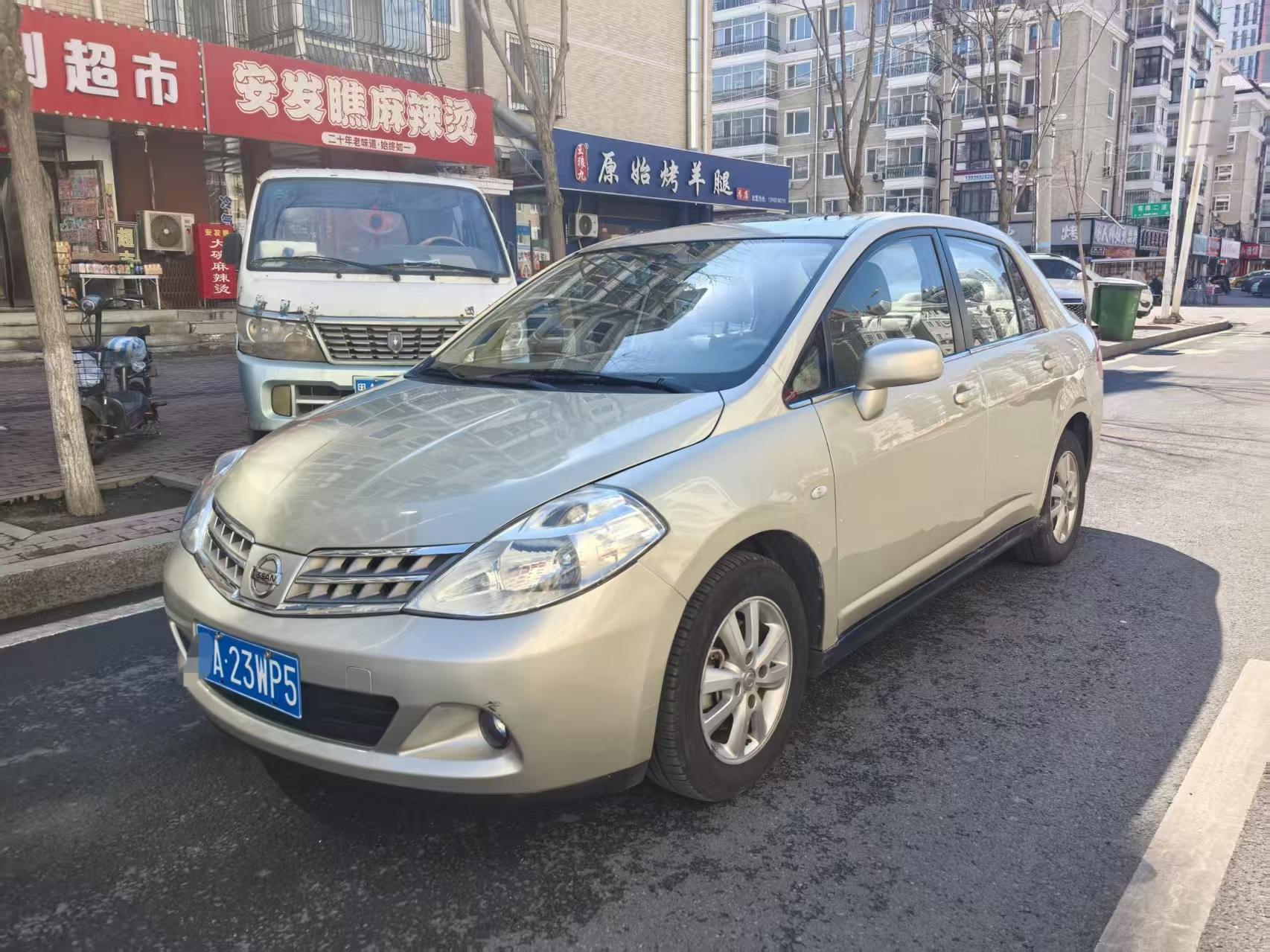 Nissan Tiida 2009 thumb 8