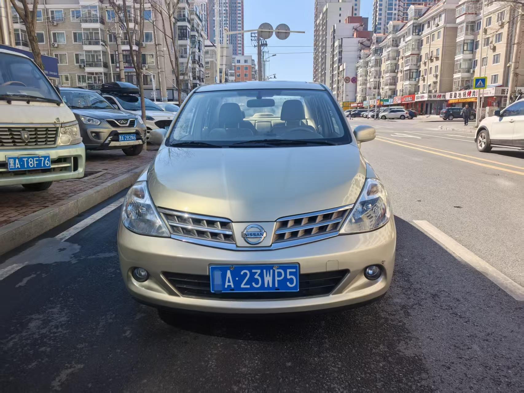 Nissan Tiida 2009 thumb 9