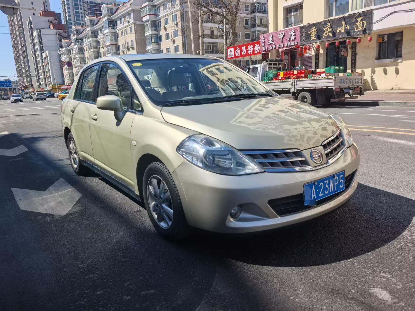 Nissan Tiida 2009 thumb 10