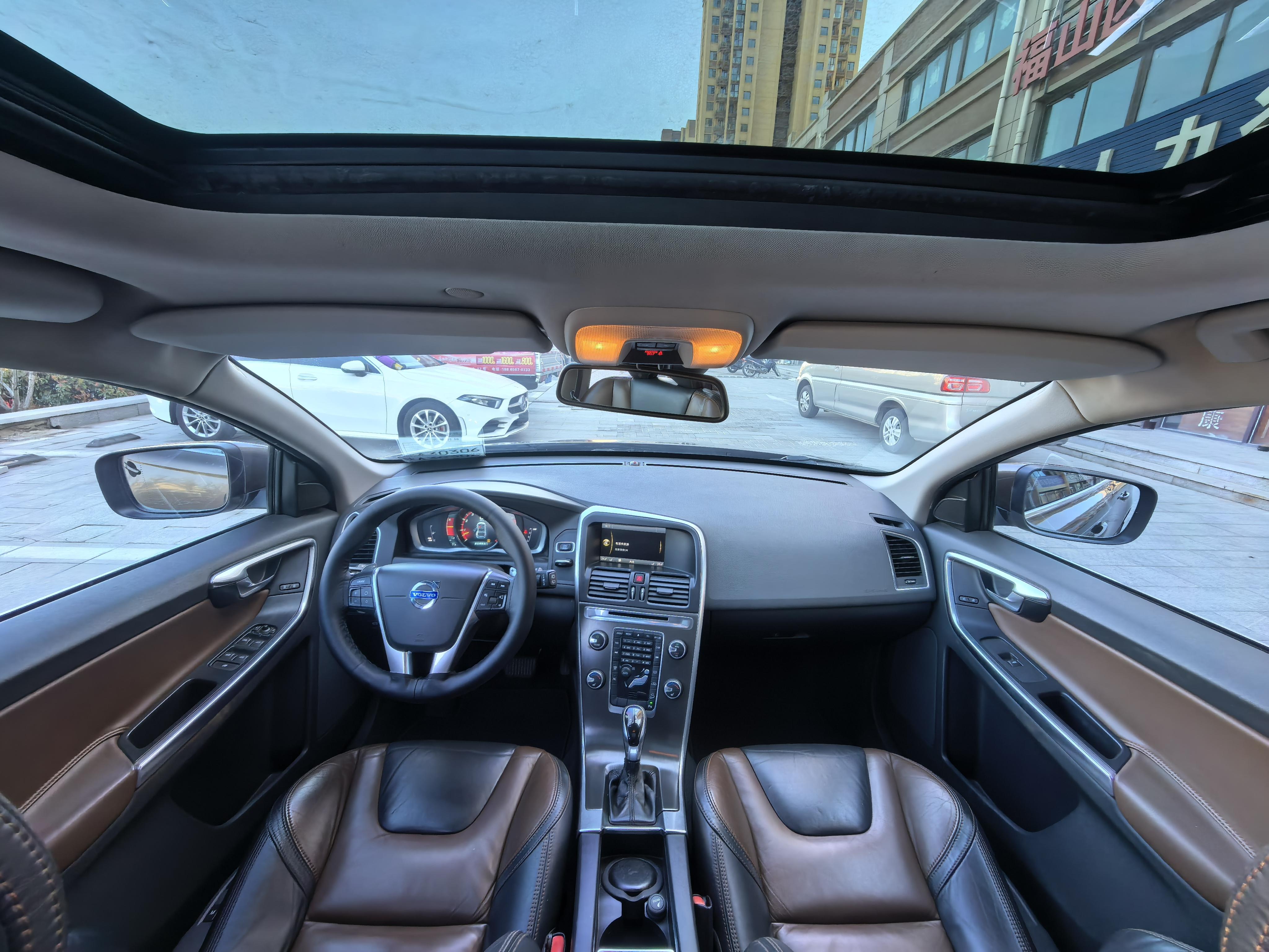 Volvo XC60 2014 thumb 5