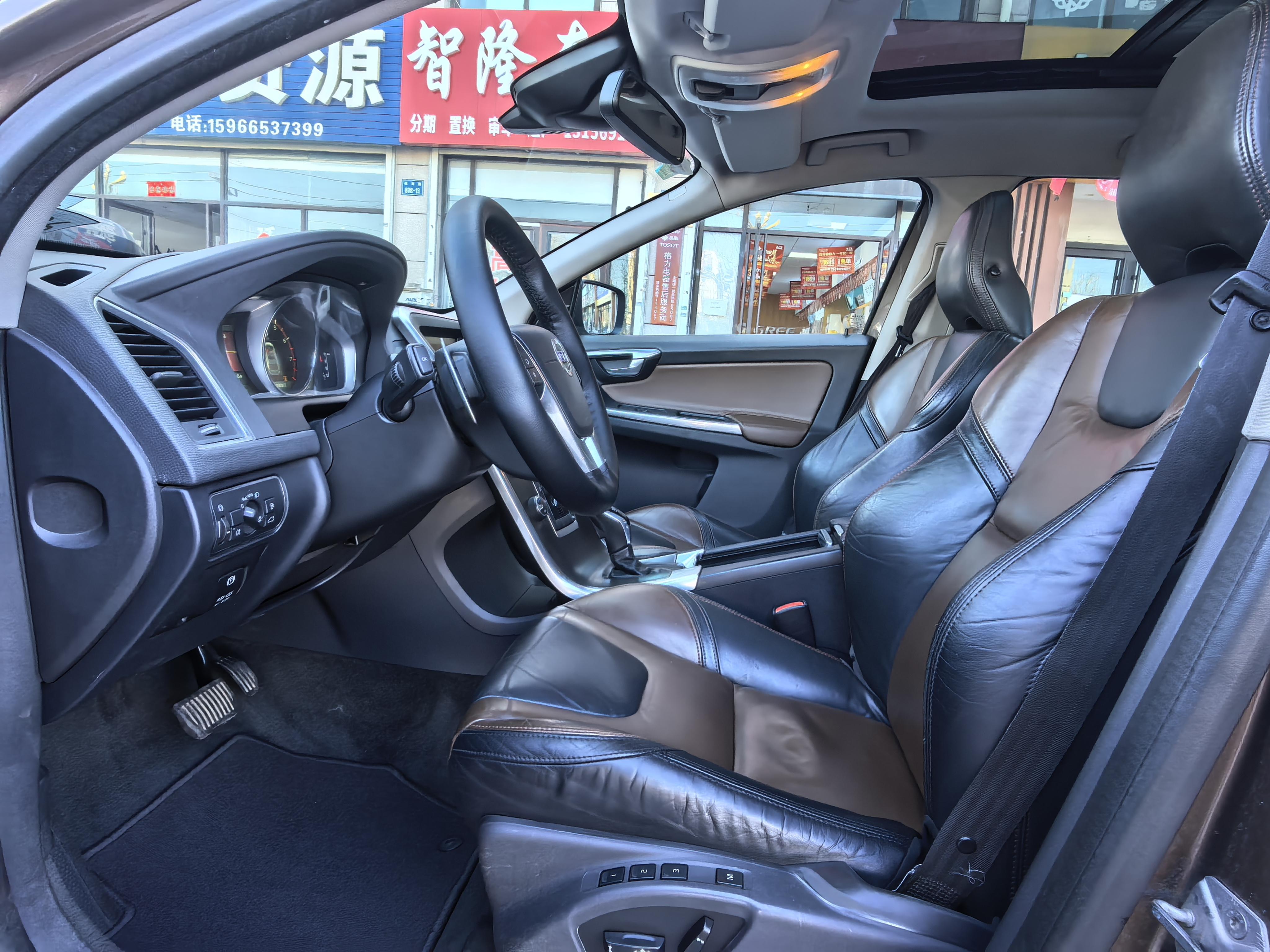 Volvo XC60 2014 thumb 9