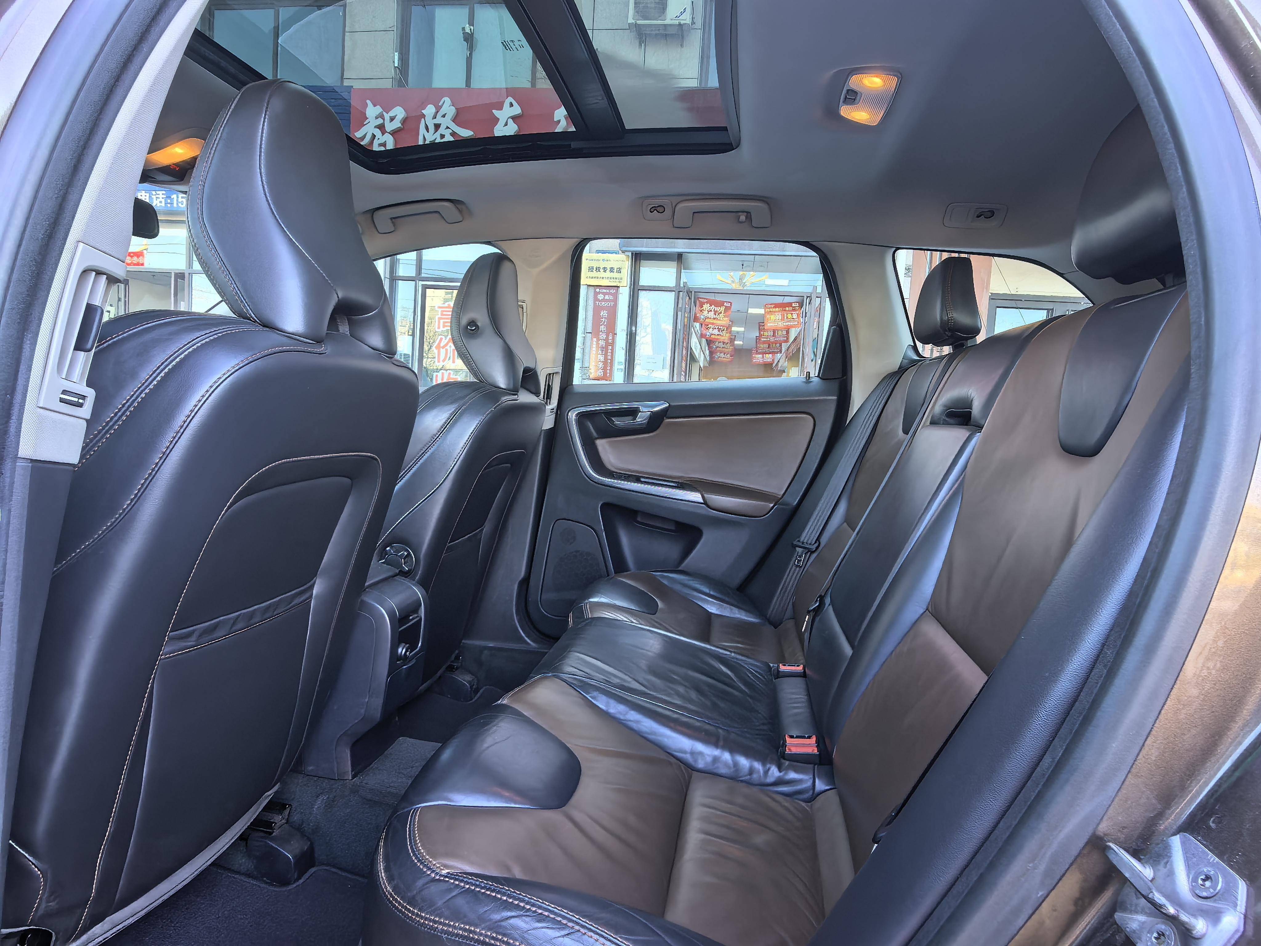 Volvo XC60 2014 thumb 11