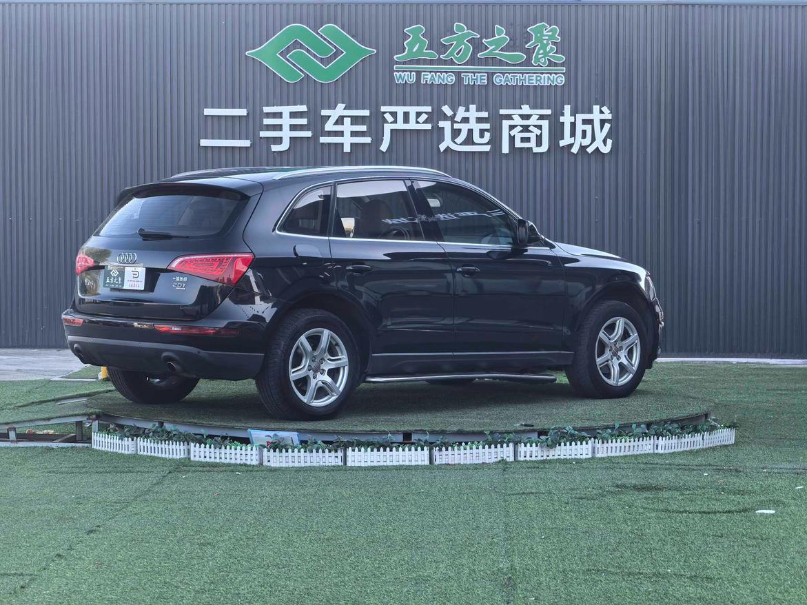 Audi Q5 2010 thumb 5