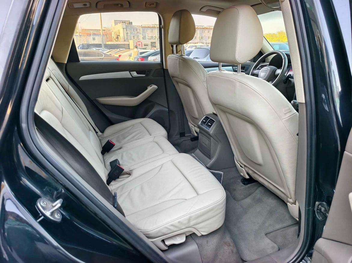 Audi Q5 2010 thumb 7