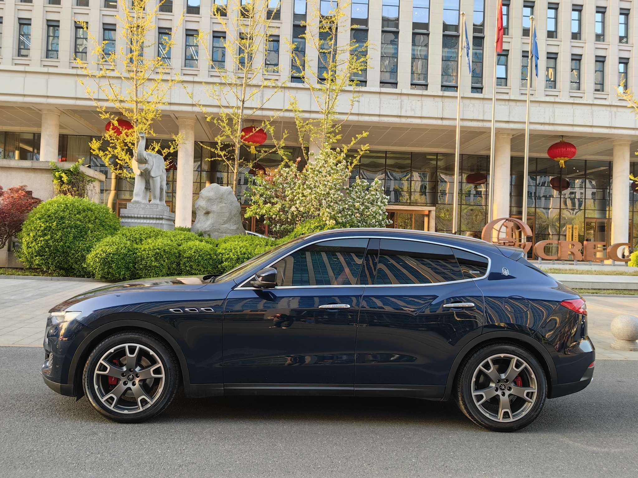 Maserati Levante 2021 thumb 2