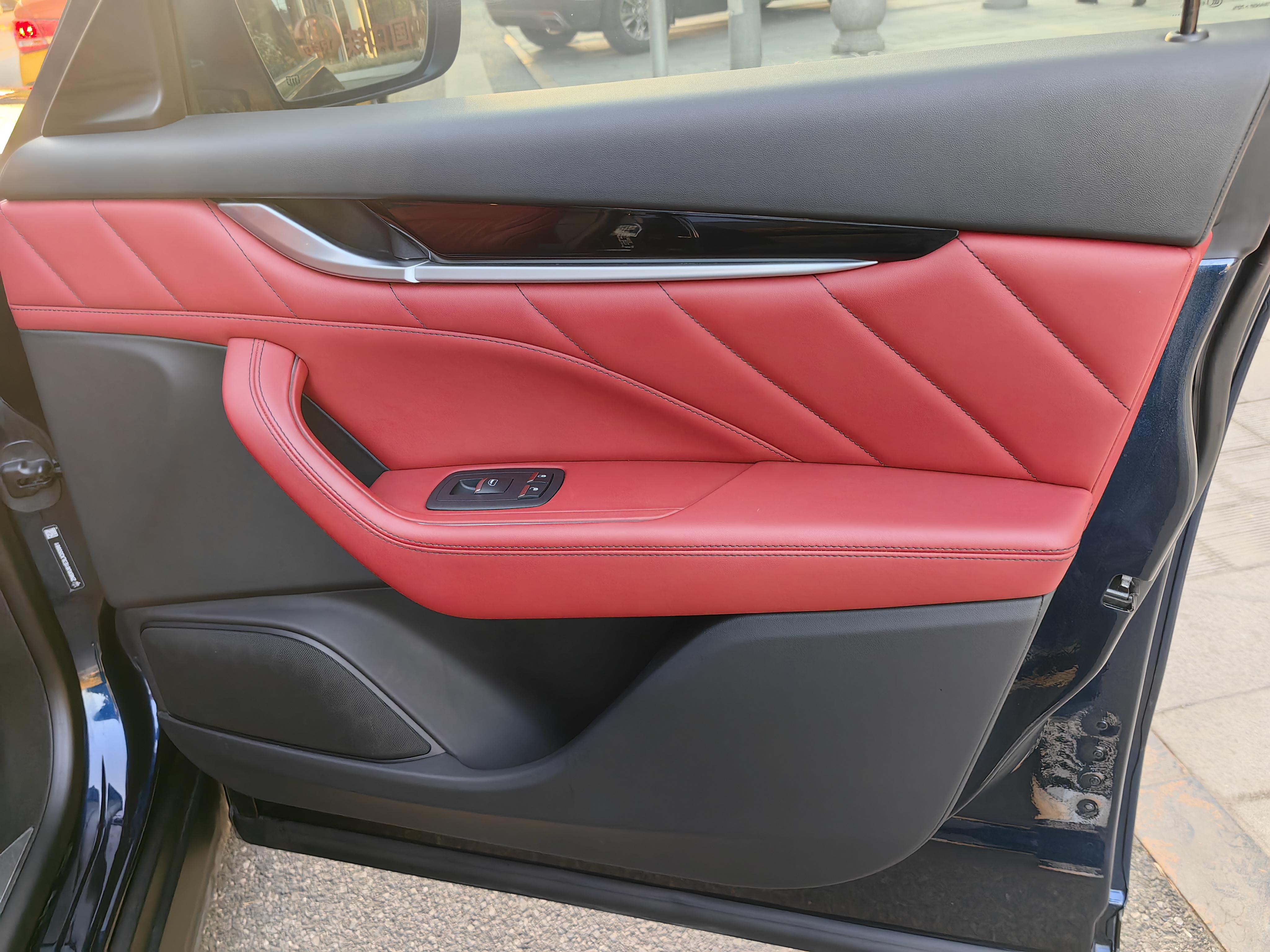 Maserati Levante 2021 thumb 11