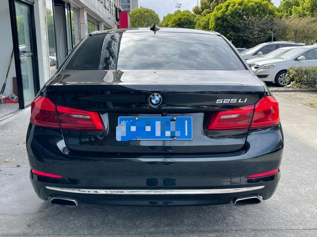 BMW 5 серии 2019 thumb 3
