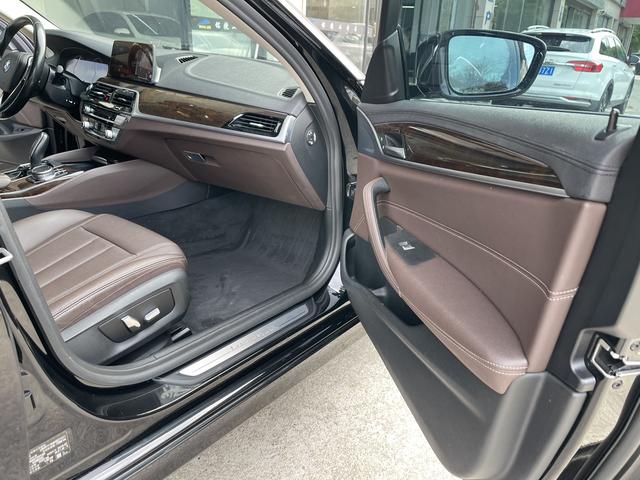BMW 5 серии 2019 thumb 6
