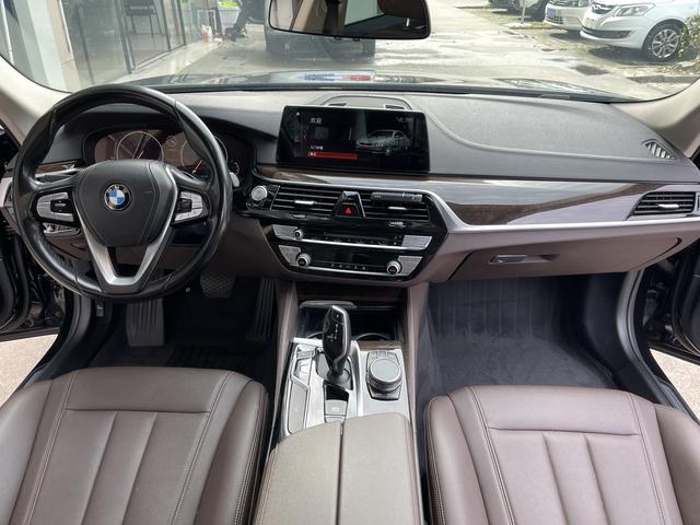 BMW 5 серии 2019 thumb 12