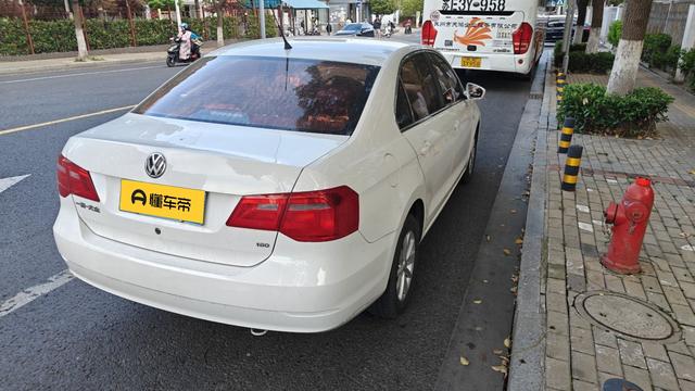Volkswagen Jetta 2015 thumb 2
