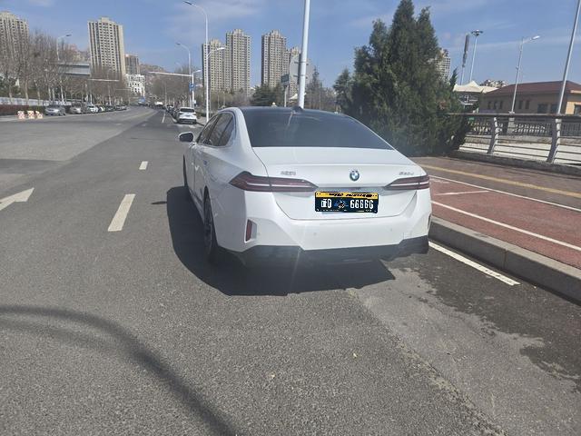 BMW 5 серии 2024 thumb 4