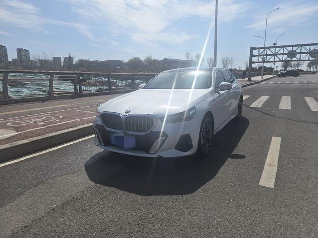 BMW 5 серии 2024 thumb 6