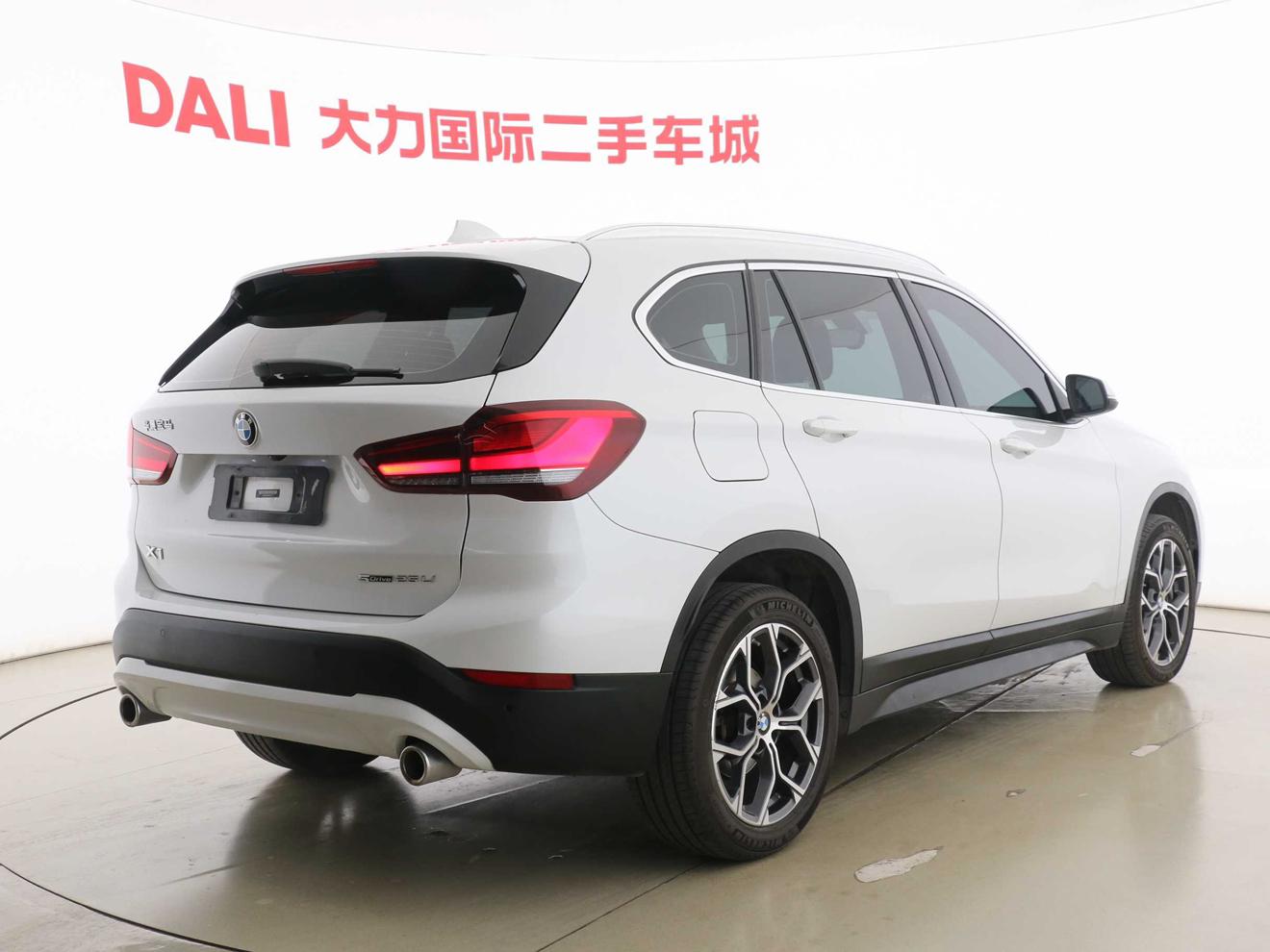 BMW X1 2021 thumb 5