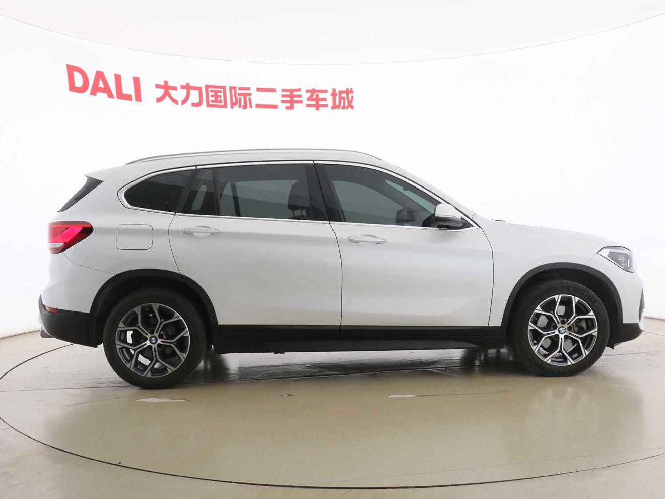 BMW X1 2021 thumb 6