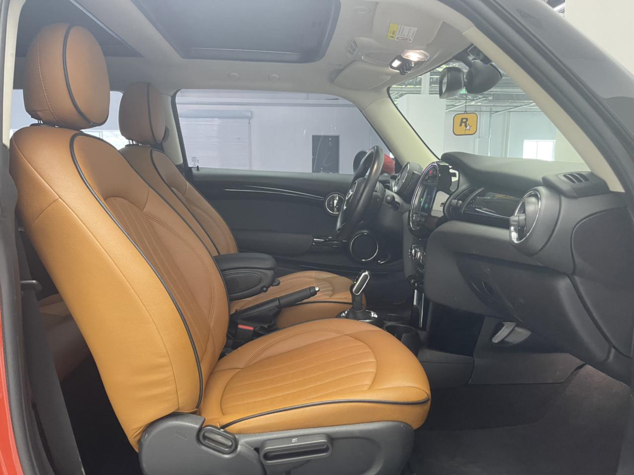 Mini Hatch 2018 thumb 6