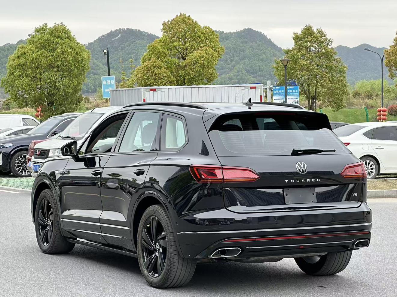 Volkswagen Touareg 2022 thumb 3
