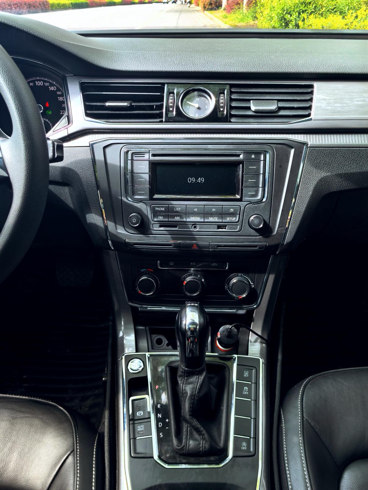 Volkswagen Passat (North America and China) 2017 thumb 5