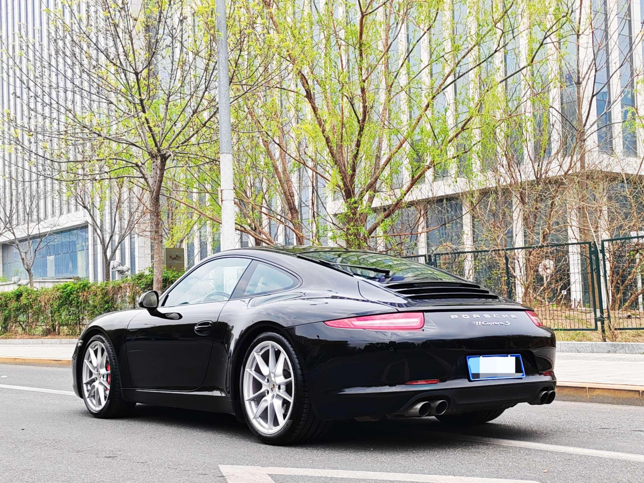 Porsche 911 2012 thumb 2