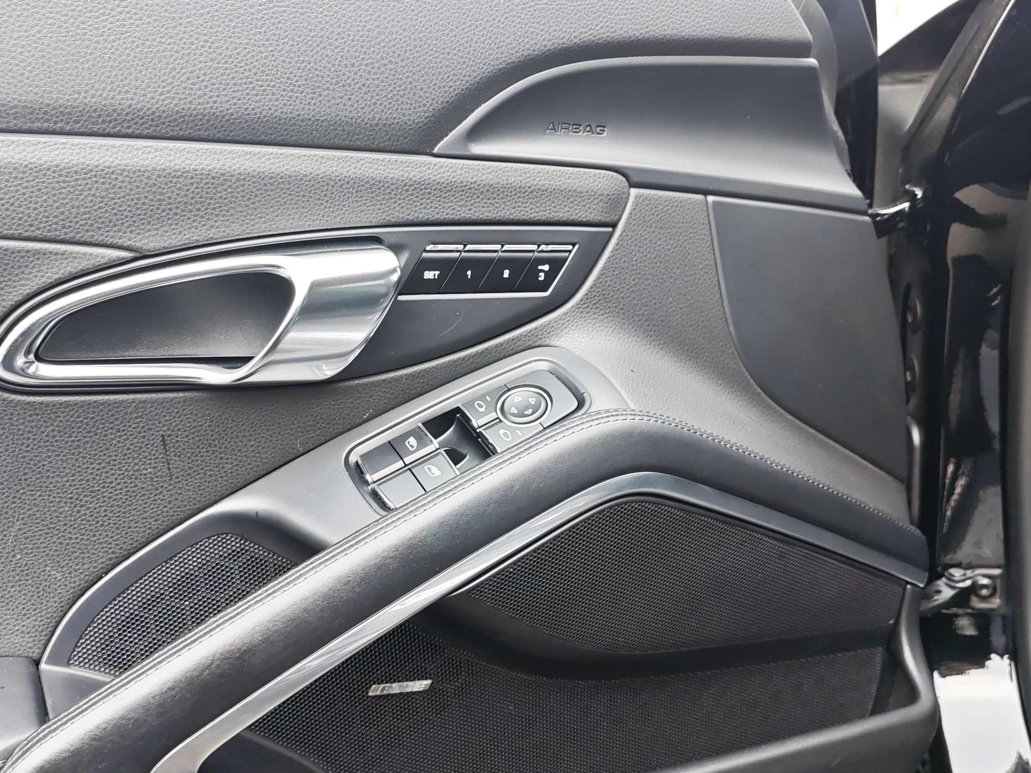 Porsche 911 2012 thumb 7