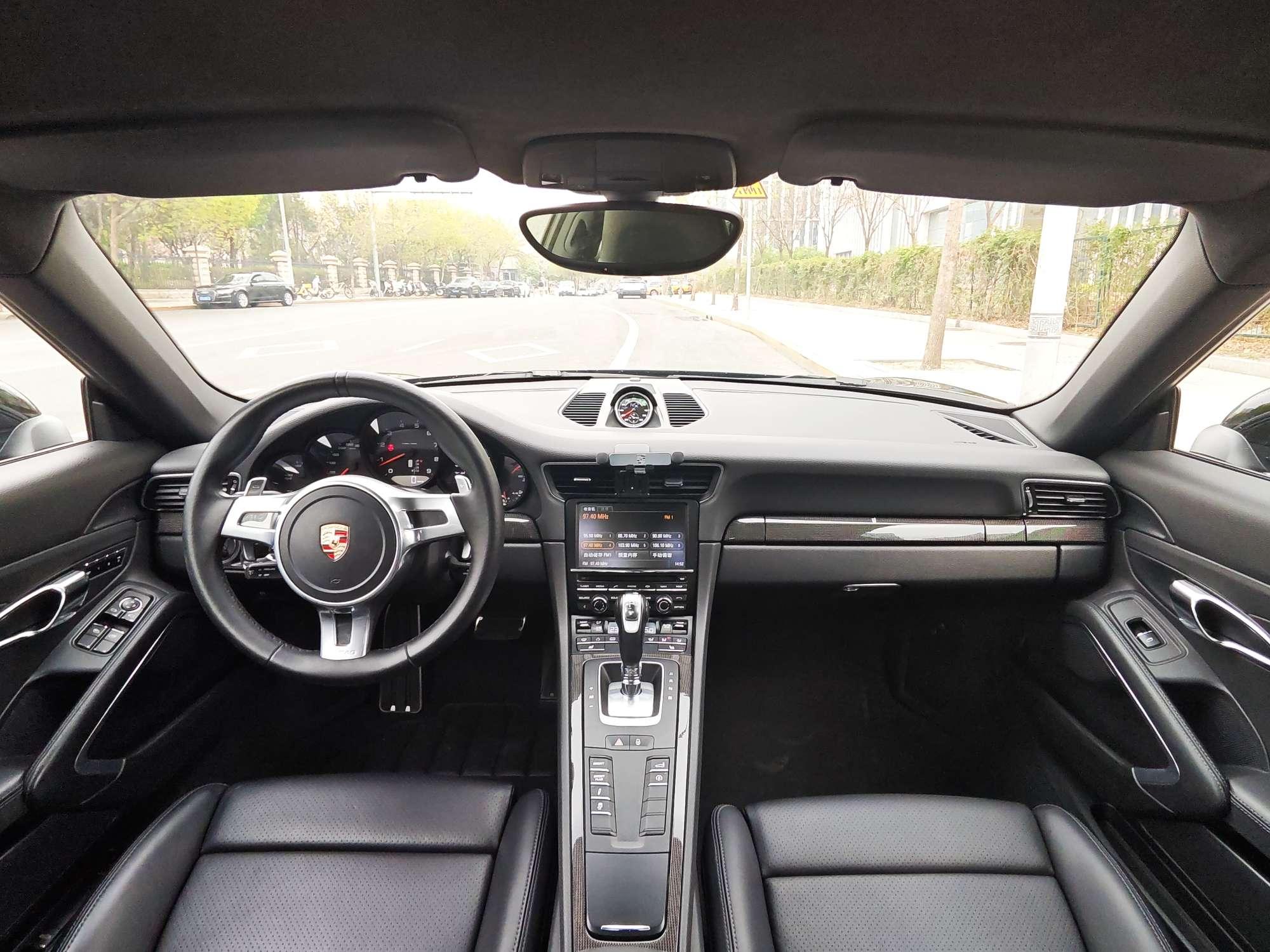 Porsche 911 2012 thumb 8