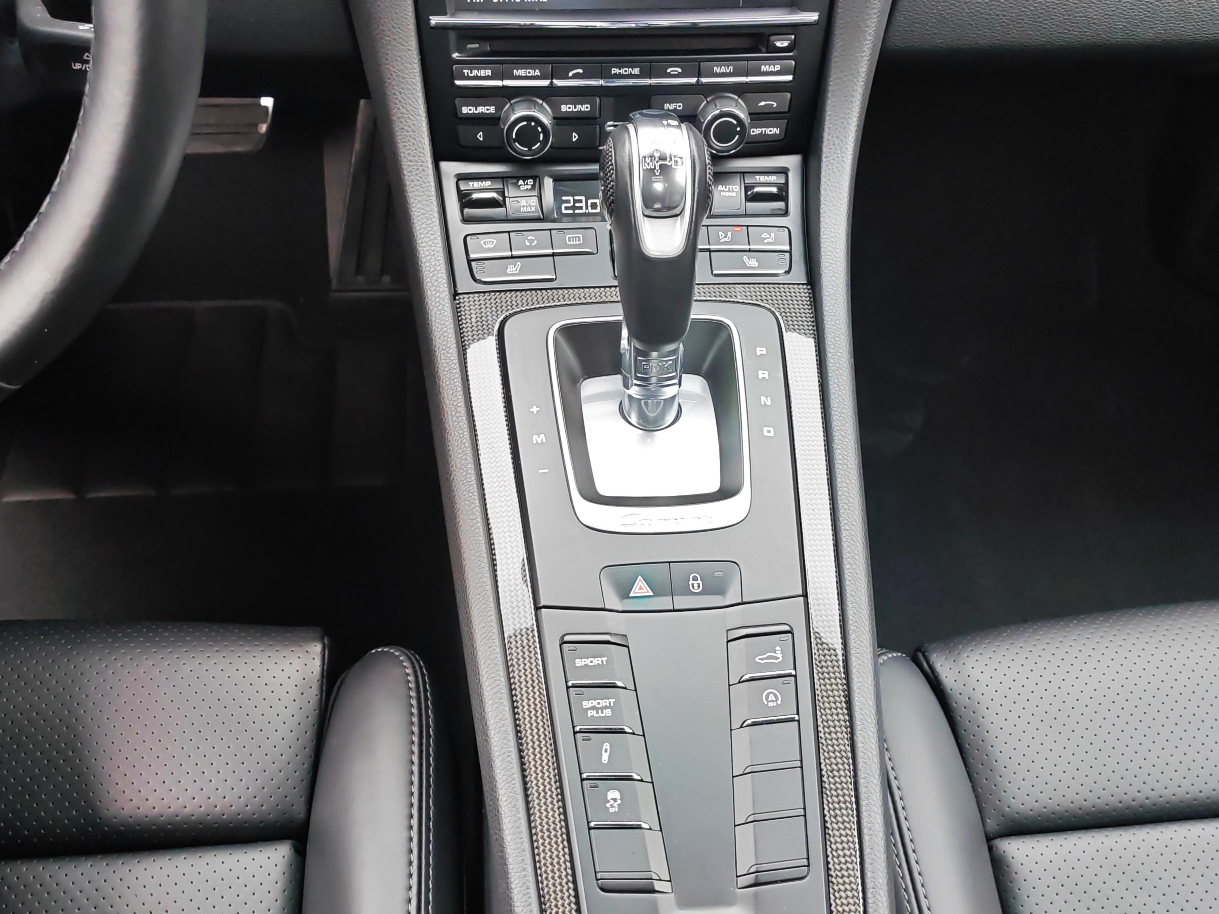 Porsche 911 2012 thumb 10