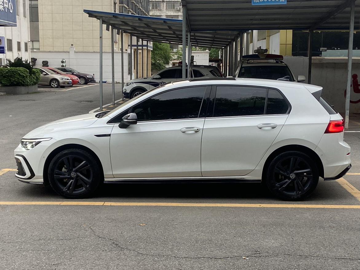 Volkswagen Golf Sportsvan 2023 thumb 2