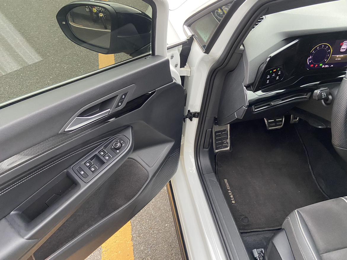 Volkswagen Golf Sportsvan 2023 thumb 9