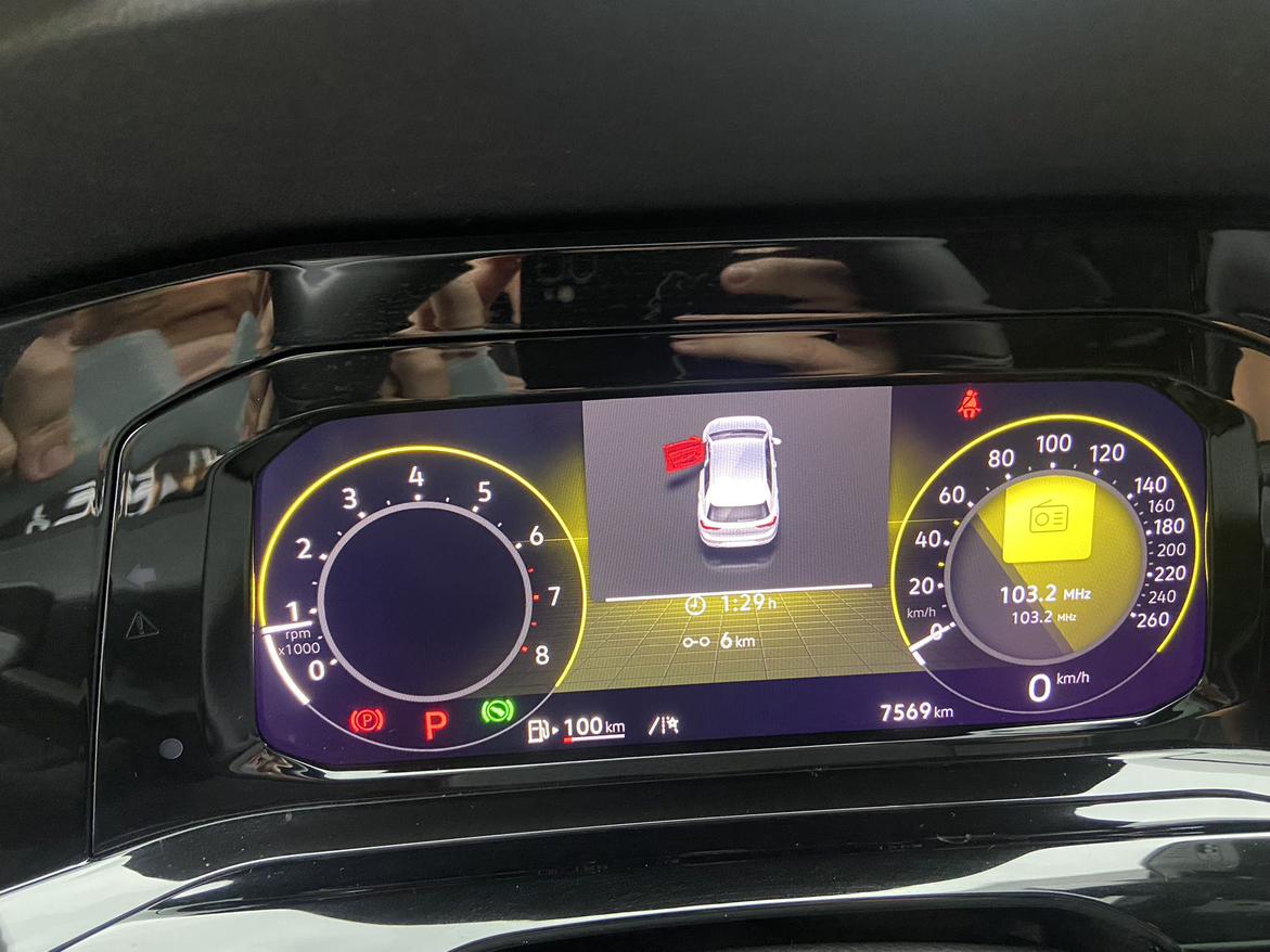 Volkswagen Golf Sportsvan 2023 thumb 12