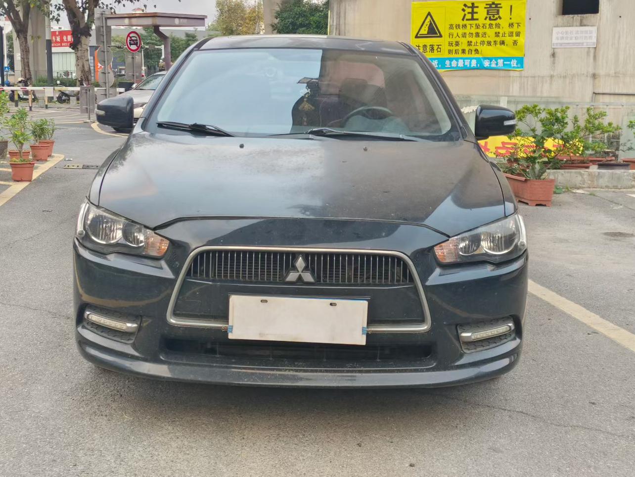 Mitsubishi Yi Shen 2015 thumb 9