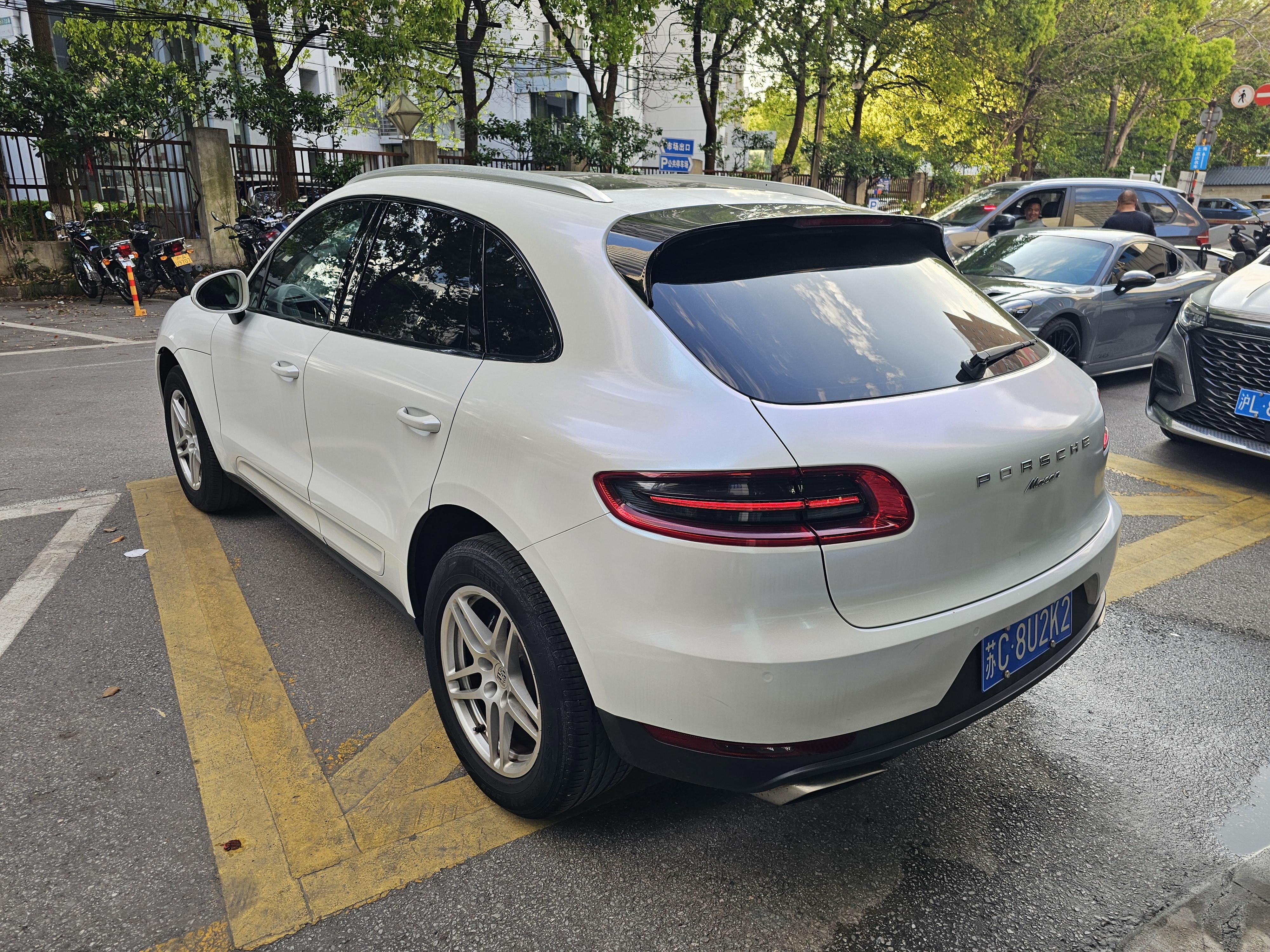 Porsche Macan 2014 thumb 2