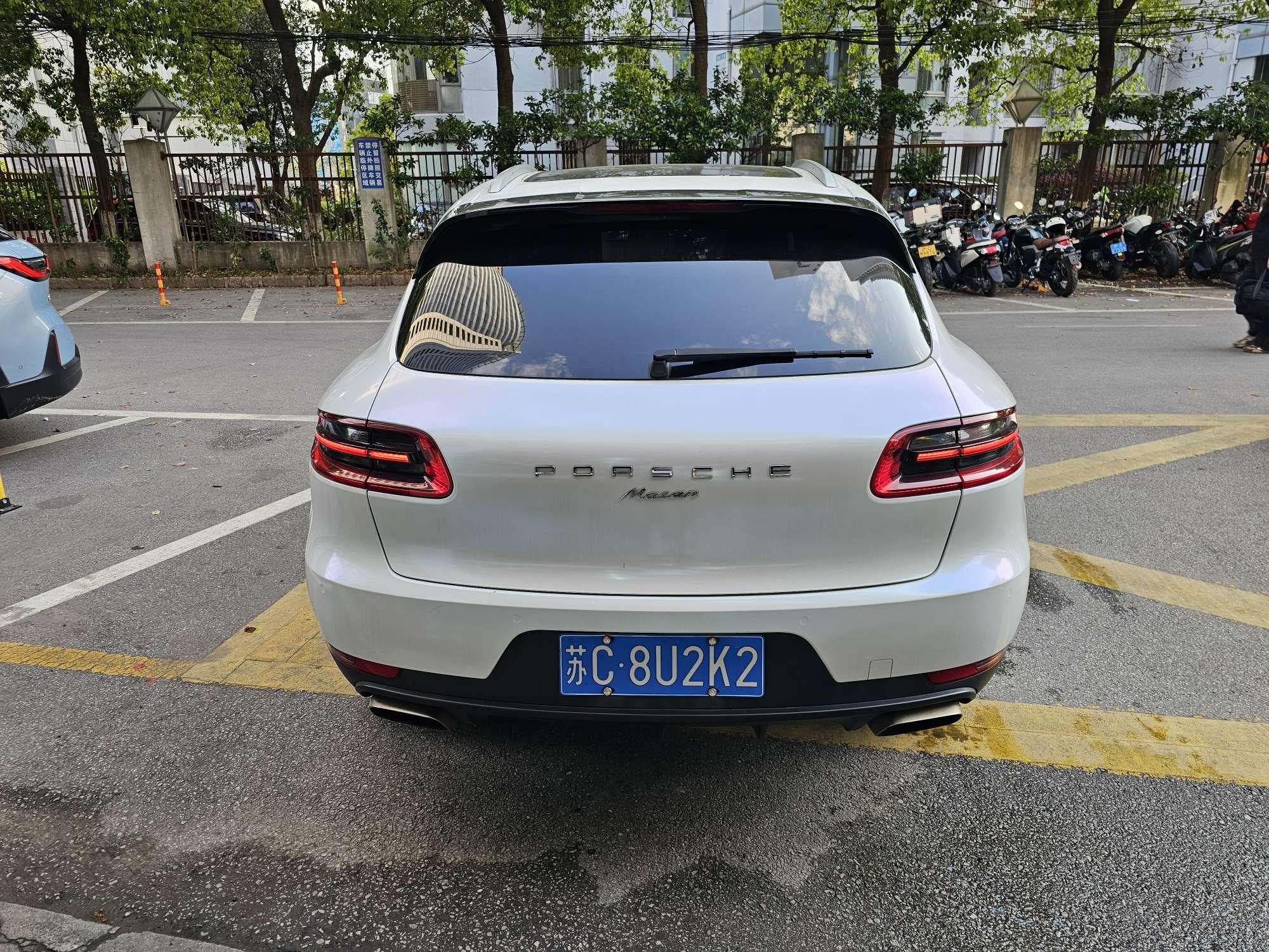 Porsche Macan 2014 thumb 3