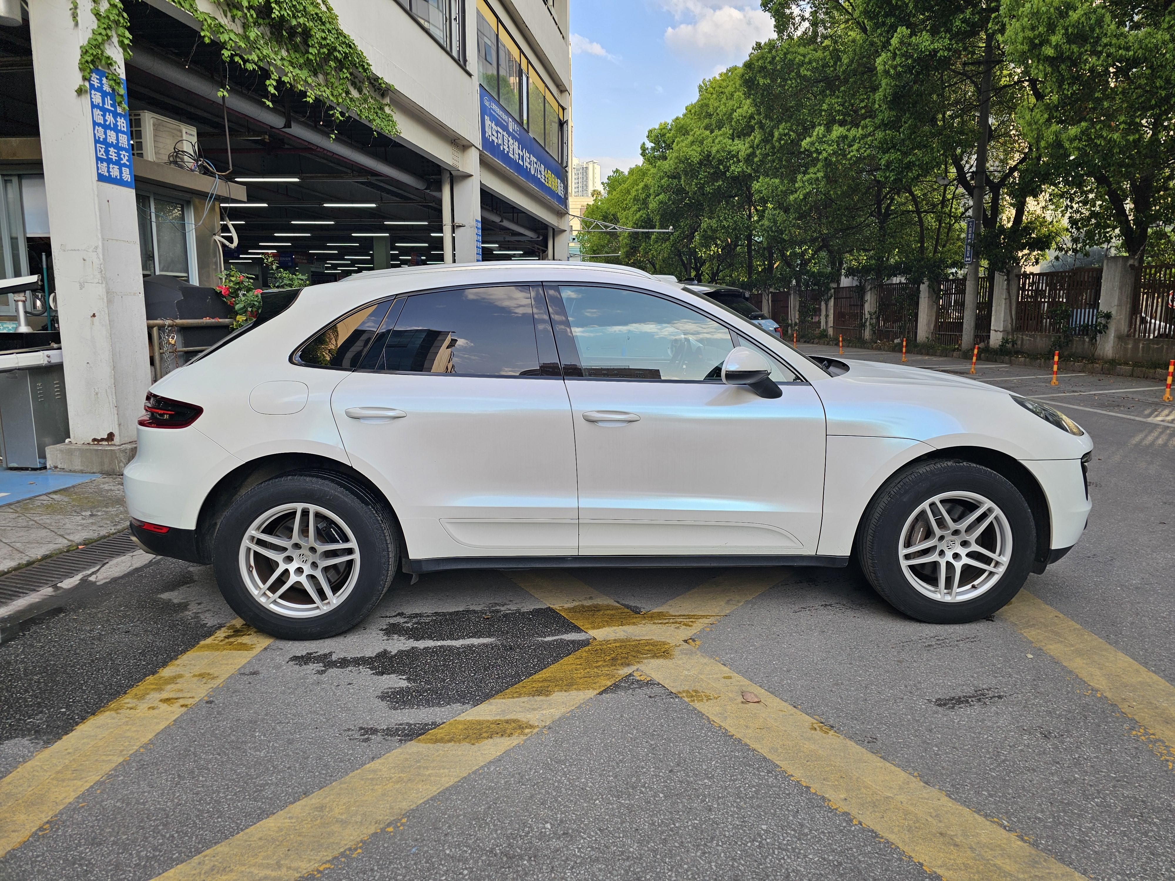 Porsche Macan 2014 thumb 5