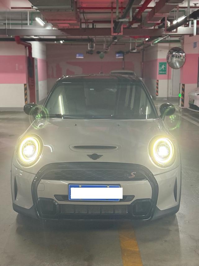 Mini Hatch 2022 thumb 9