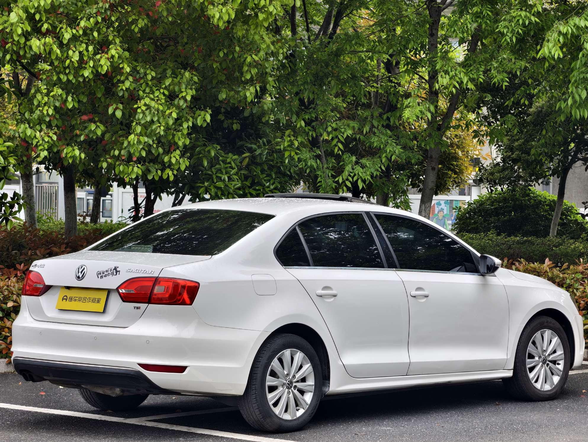 Volkswagen Sagitar 2014 thumb 5