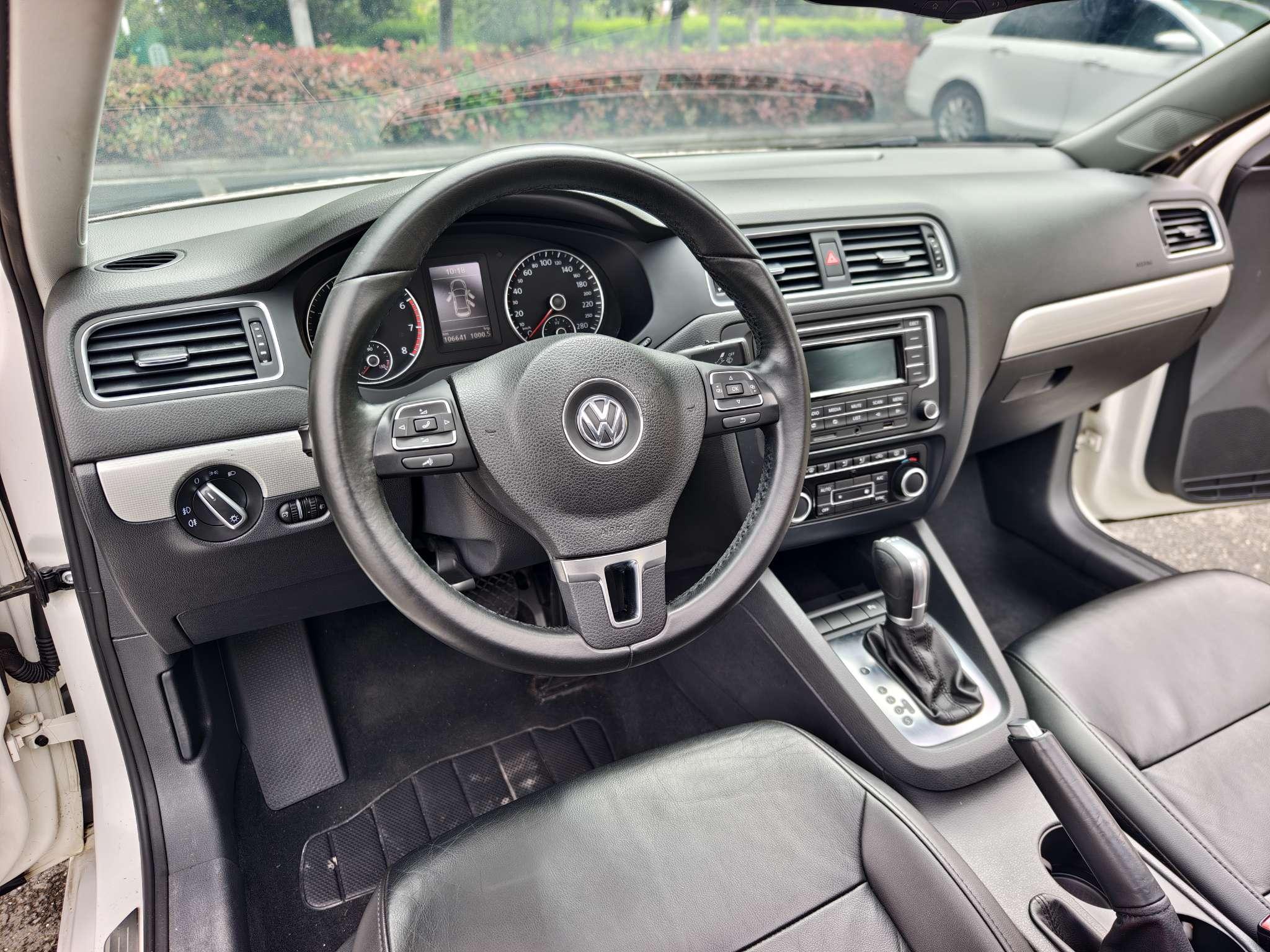 Volkswagen Sagitar 2014 thumb 9