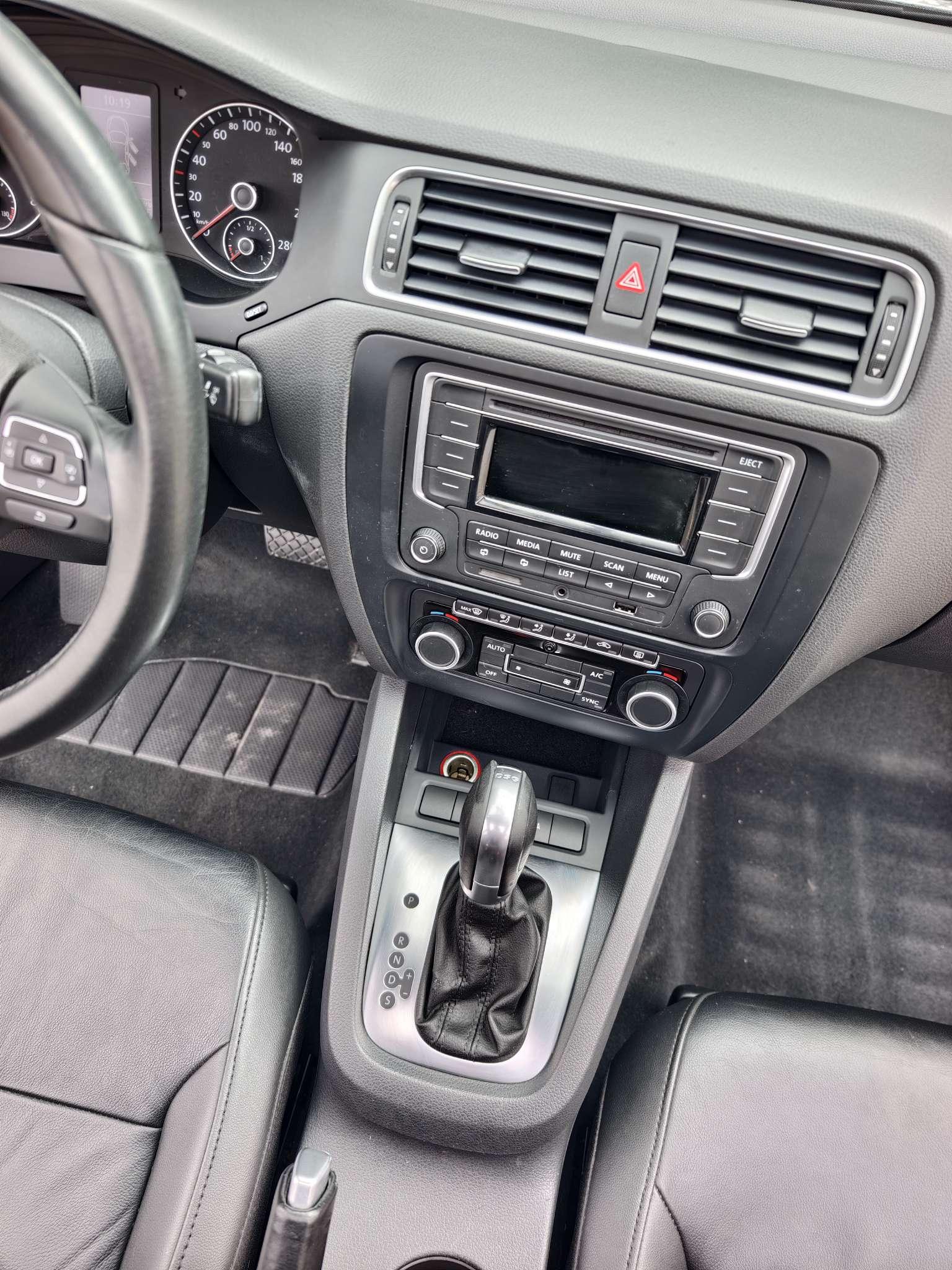 Volkswagen Sagitar 2014 thumb 10