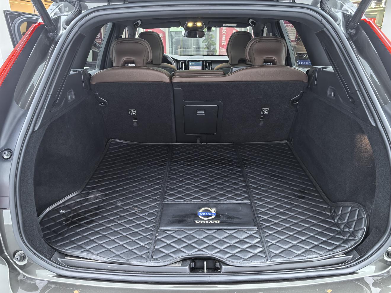 Volvo XC60 2022 thumb 10