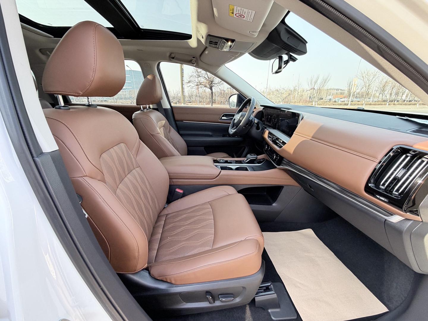 Nissan Pathfinder 2024 thumb 10