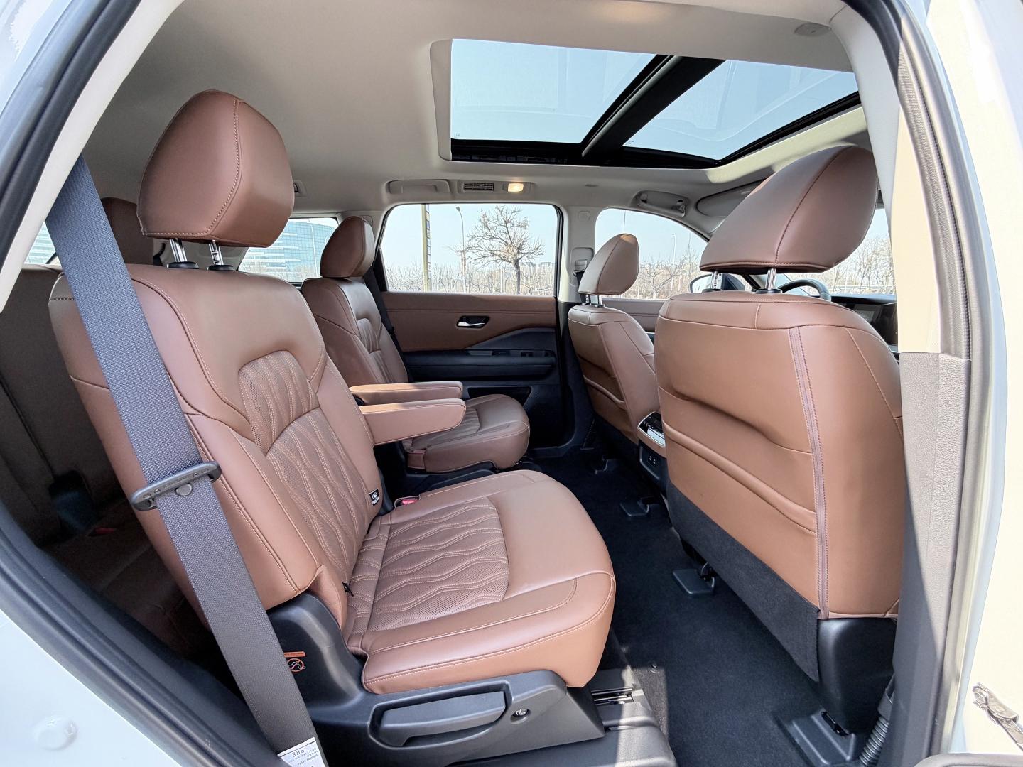 Nissan Pathfinder 2024 thumb 11